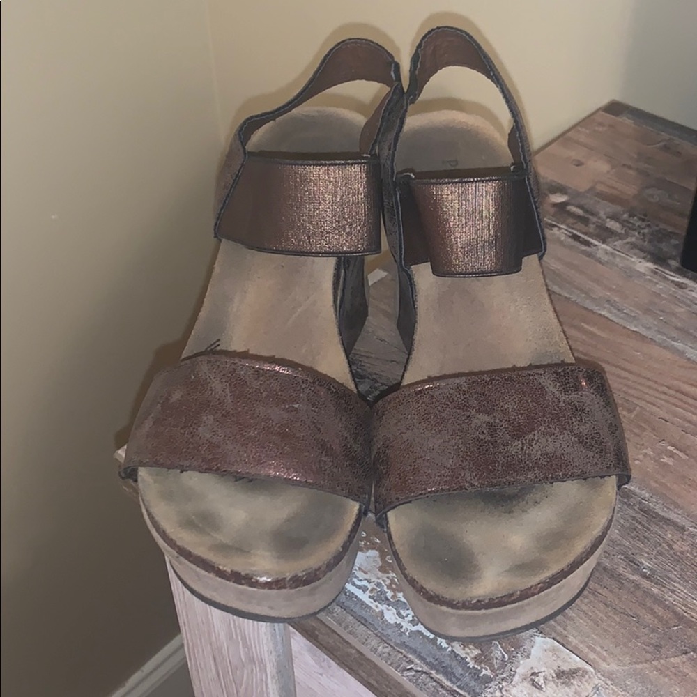 Pierre Dumas Wedges-  Brown